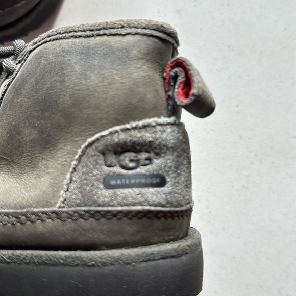 Ugg Neumel II Unisex Youth Charcoal Gray Lace Up Boots Waterproof Size 10 USED - Picture 9 of 13